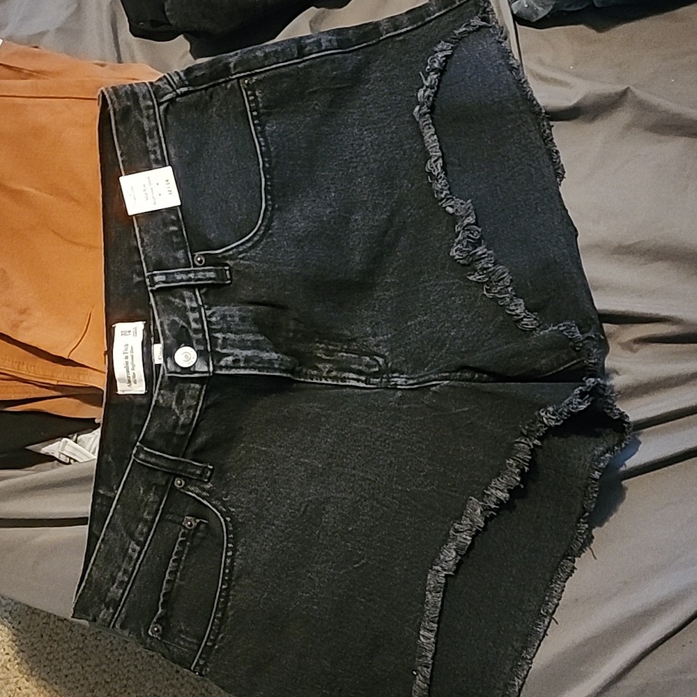 Black boyfriend shorts